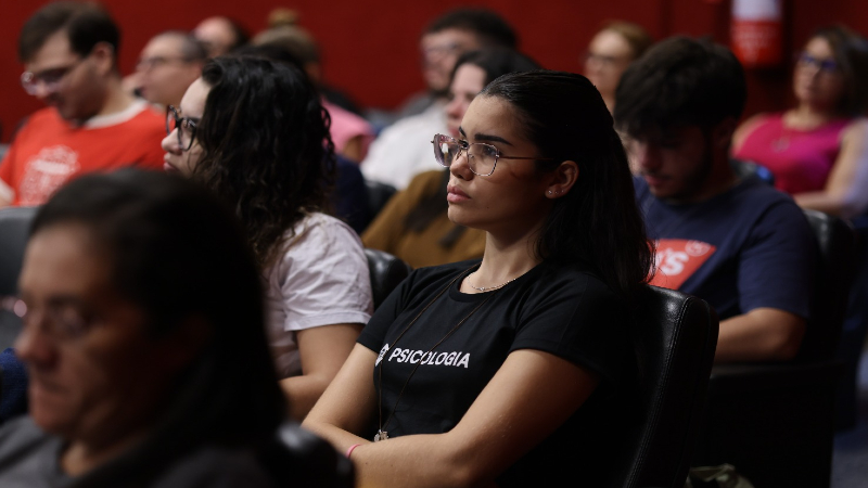Palestra é promovida pelo curso de Psicologia em parceria com o Programa de Pós-Graduação em Psicologia (PPGP) e o Laboratório de Estudos sobre o Trabalho (LET) (Foto: Ares Soares)