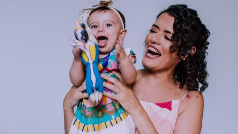 Docente do curso de Design de Moda, Ana Cláudia deu à luz em junho de 2020, quando a pandemia do novo coronavírus ainda despertava dúvidas. (Foto: David Motta)