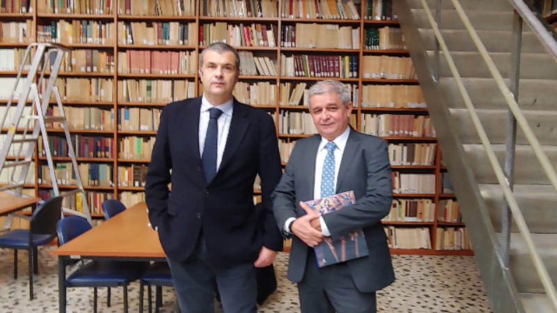 Domenico D'Orsogna ao lado de Humberto Cunha em visita à Universitá Degli Studi di Sassari, nova parceira da Unifor (Foto: Arquivo Pessoal)