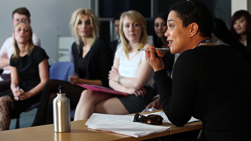 A Universidade de Fortaleza conta com predominância de mulheres tanto no corpo docente quanto discente. (Foto: Getty Images)