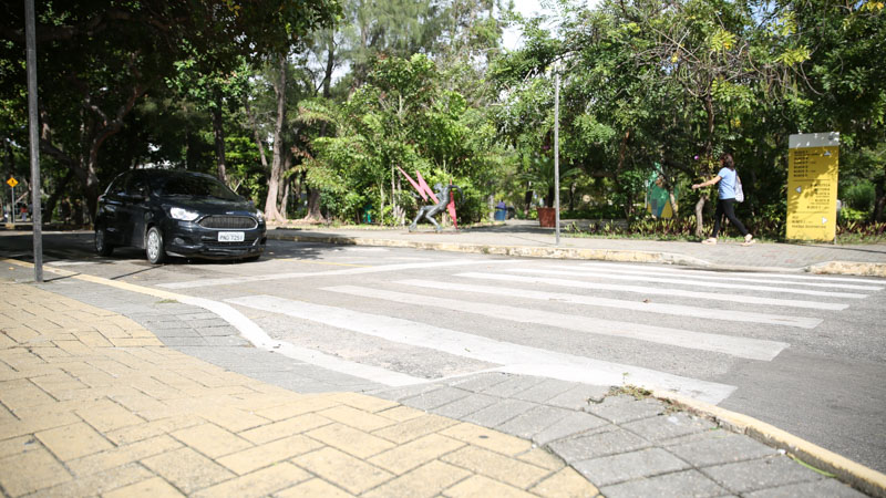 Acessibilidade arquitetônica: piso rebaixado.