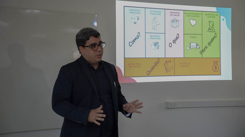 A ocasião foi repleta de ensinamentos fundamentais para quem pretende ser um empreendedor de sucesso na hora de tirar a ideia de negócio do papel para a prática. Foto: Clara de Carvalho.