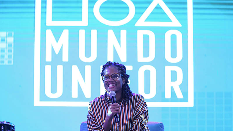 Uma das principais vozes dos movimentos negro e feminista, Djamila Ribeiro é um expoente nacional quando o assunto se trata de negritude e gênero. Foto: Ares Soares.