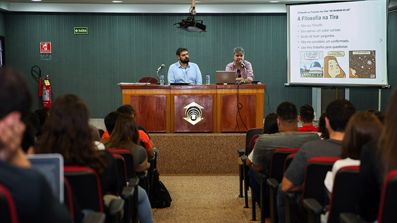 O Colóquio Justiça em Quadrinhos e Filosofia do Direito tem por objetivo difundir o interesse em pesquisar o universo das mídias ( HQs, animações, filmes e seriados) nos estudos jurídicos e filosóficos (Foto: Ares Soares)