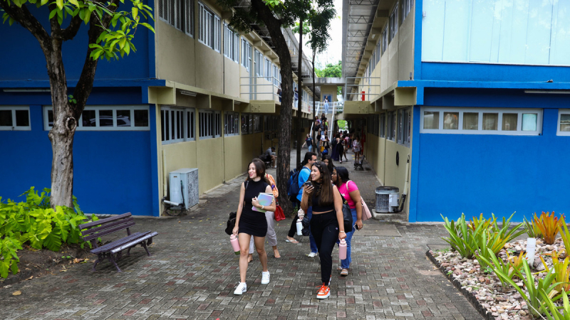 O programa de intercâmbio da Unifor além de enviar alunos para fora do País, também recebe estudantes estrangeiros (Foto: Ares Soares)