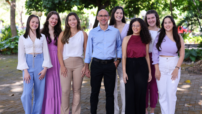 O Grupo conta com a orientação do professor do curso de Medicina e do Mestrado em Ciências Médicas da Unifor, Marcelo Cavalcante (Foto: Ares Soares)