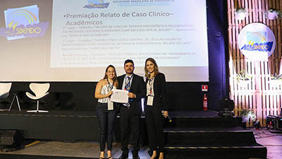 Alunos do curso de Odontologia da Universidade de Fortaleza apresentaram diversos trabalhos científicos durante o congresso. Foto: Arquivo pessoal.