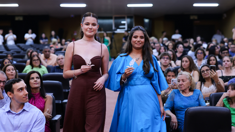 Realizada semestralmente, a Cerimônia do Trigo destina-se também aos familiares de novos alunos e proporciona momentos de emoção (Foto: Ares Soares)