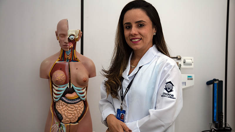 Professora Karoline Oliveira, coordenadora de Enfermagem da Unifor (Foto: Diego William)