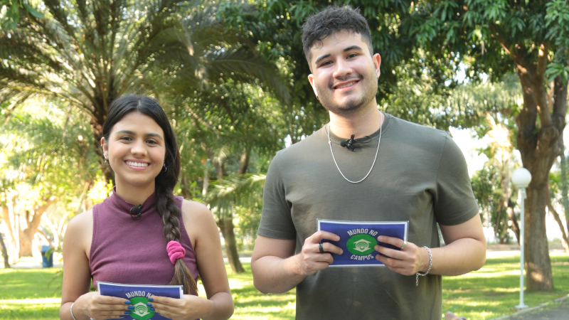 Ravel Araújo e Letícia Monteiro, estudantes de Jornalismo da Unifor, apresentam o Mundo no Campus nesta quarta-feira, às 19h (Foto: Marcelo Falcão/Divulgação)