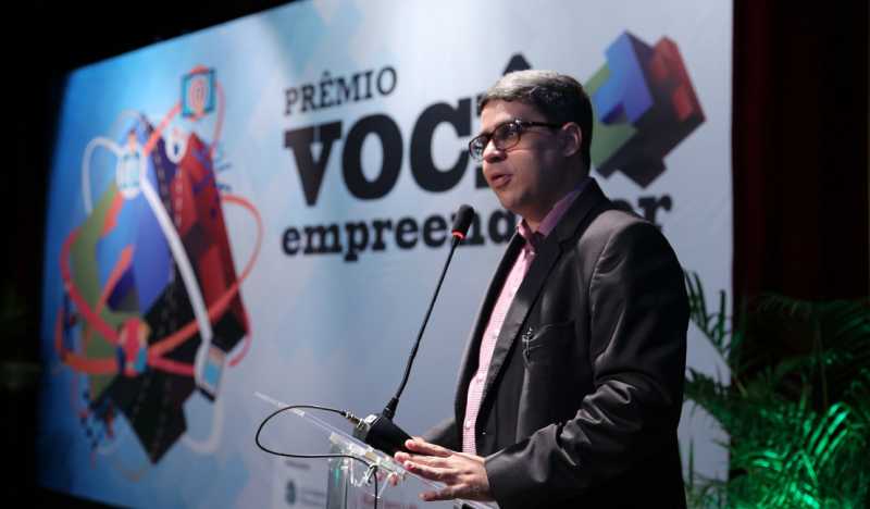 O professor Rogério Barros é coordenador do Escritório de Gestão, Empreendedorismo e Sustentabilidade. (Foto: Ares Soares)