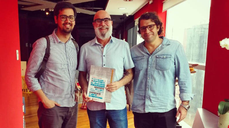 Tarcísio Bezerra, Zico Farina e Claudio Sena na Artplan. Foto: Arquivo pessoal.