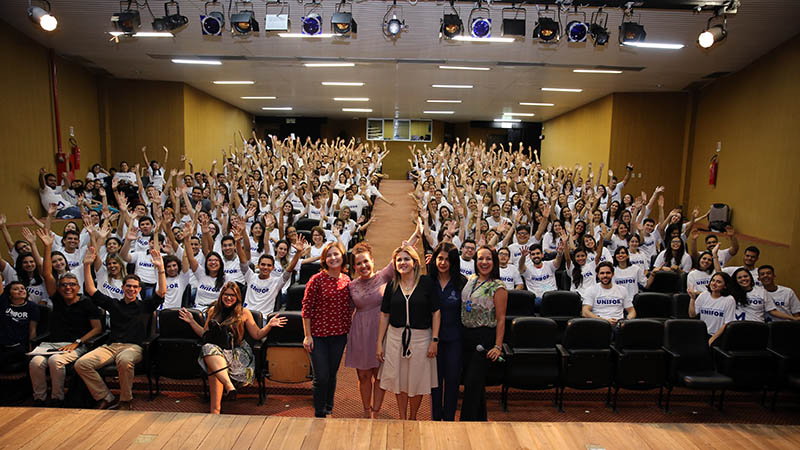 Acolhida dos novos alunos monitores (Foto: Ares Soares)