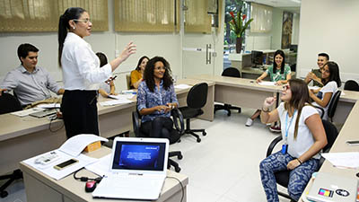 Alunos do curso de Administração da Universidade de Fortaleza (Foto: Ares Soares)