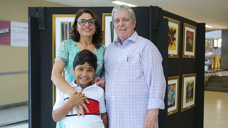 Os pais de Dudu, Renato e Cristina Moreira sempre incentivaram a criatividade do filho. Foto: Ares Soares.