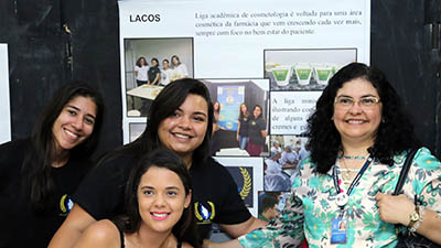 A Liga Acadêmica de Cosmetologia (LACOS) promove a produção científica acadêmica com vistas à saúde