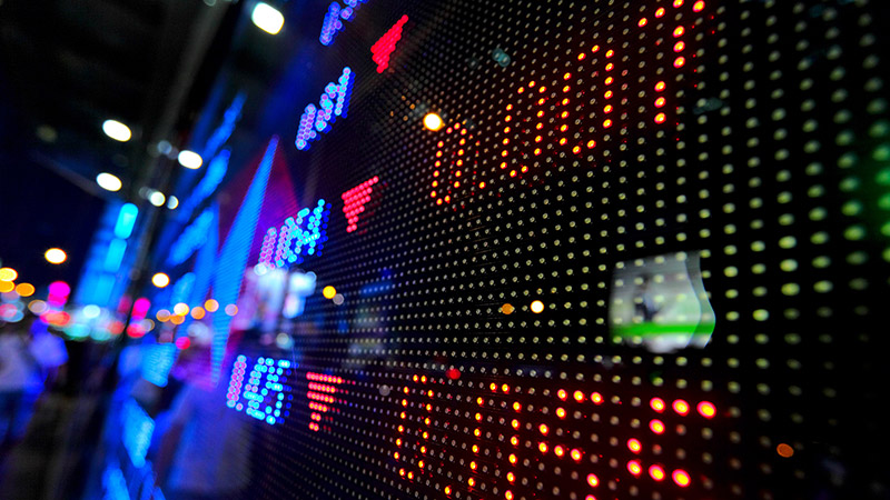 No mercado financeiro, o índice Ibovespa registrou 12 quedas consecutivas no índice durante a primeira quinzena do mês (Foto: Getty Images)
