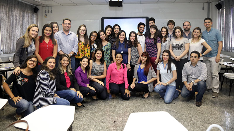 O projeto interdisciplinar abrange as áreas de Nutrição, Psicologia e Psiquiatria. A conduta a ser dada para o paciente é discutida pelas três especialidades, e os alunos participam desse processo (Foto: Ares Soares)