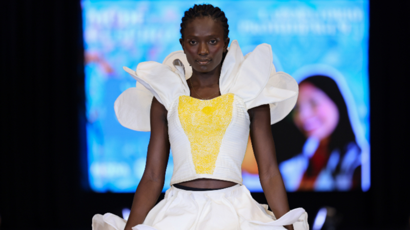 Tradicional desfile no shopping Iguatemi Bosque encerra a Semana de Moda Unifor 2025.1 (Foto: Ares Soares)