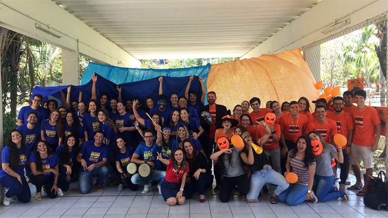 Ao final, acontece uma competição de conhecimento em formato de quiz. (Foto: Divulgação/Curso de Direito)