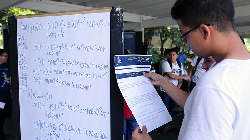 A Maratona de Cálculo tem como objetivo fomentar nos alunos o interesse pelas disciplinas da área (Foto: Ares Soares/Unifor)