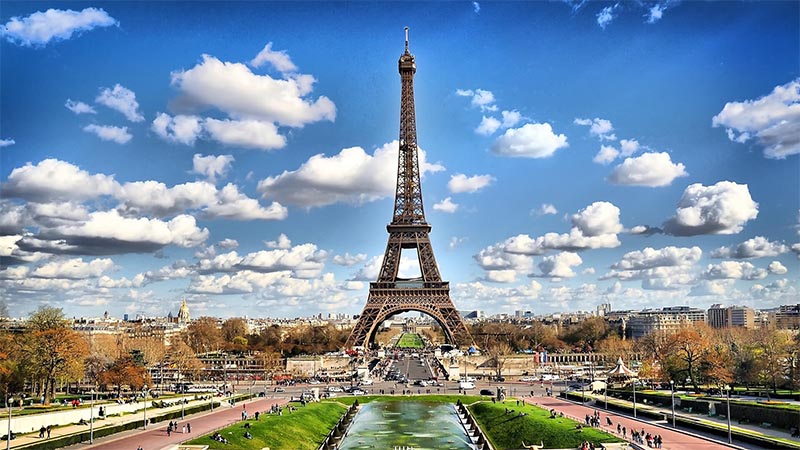 Um intercâmbio na França permite conhecer novos sabores, pratos inusitados, moda, teatro, artes visuais, dança, arquitetura, literatura, cinema, música, além das exuberantes paisagens e pontos turísticos. (Foto: Divulgação)