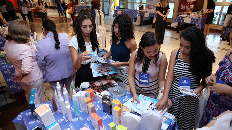 O Meeting de Estética e Cosmética da Unifor contará com palestras e workshops, além de exposição de produtos (Foto: Ares Soares/Unifor)