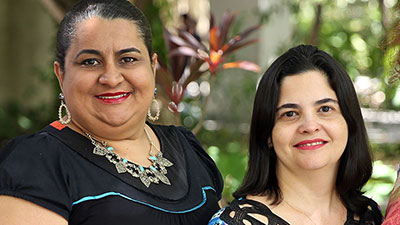 As professoras Débora Guerra (esq) e Adna Braquehais foram agraciadas, em 2016, com o 1º lugar na 14ª edição da Jornada Norte-Nordeste de Centro Cirúrgico e Centro de Esterilização (Foto: Ares Soares/Arquivo)