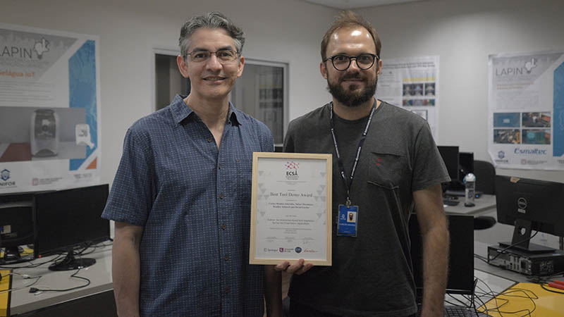 Professores Nabor Mendonça e Carlos Mendes, do Programa de mestrado e doutorado em Informática Aplicada (PPGIA) e dos cursos de Ciência da Computação e Análise e Desenvolvimento de Sistemas da Unifor, respectivamente. Foto: Universidade de Fortaleza.