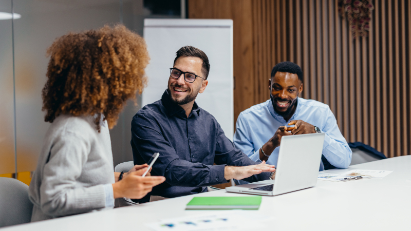 A iniciativa vai reunir 80 participantes, divididos em equipes multidisciplinares de 5 a 8 integrantes, para resolver problemas reais enfrentados por municípios cearenses (Foto: Getty Images)