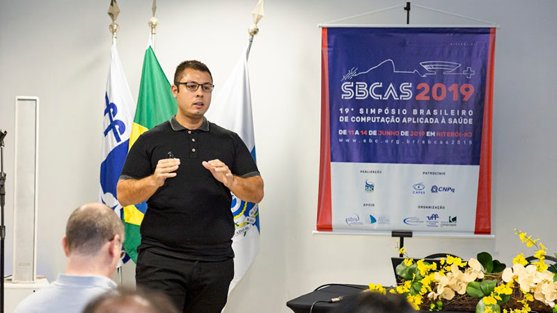 O artigo foi defendido pelo professor Marcus, no 19° Simpósio Brasileiro de Computação Aplicada à Saúde (SBCAS2019) que aconteceu em junho no Rio de Janeiro (Foto: Divulgação/SBCAS2019)