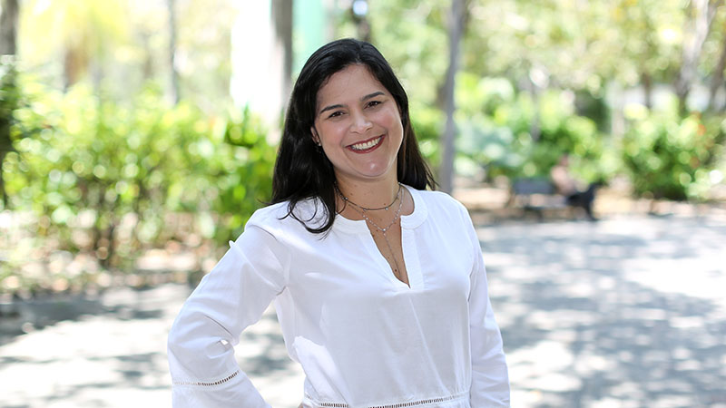 Professora Karla Carneiro, do curso de Psicologia, é uma das organizadoras do projeto. (Foto: Ares Soares) 