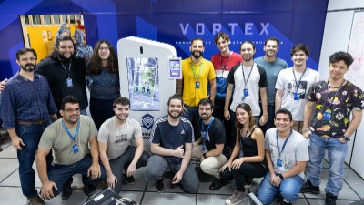 Colaboradores do Vortex/DTec que participaram da criação do totem Moema RA (Foto: Lucas Plutarcho)