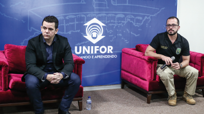 Aloísio Vieira Lira Neto e André Costa em evento da Pós-Unifor (Foto: Unifor)