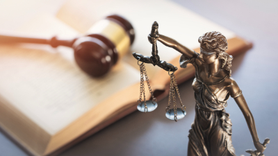 Atento às constantes transformações legislativas, econômicas e sociais que impactam o campo jurídico, o PPGD mantém uma estrutura curricular atualizada e conectada às demandas da sociedade (Foto> Getty Images)