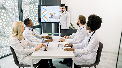 O objetivo principal é promover a formação integral de futuros profissionais, docentes ou pesquisadores na área das Ciências Médicas (Foto: Getty Images)