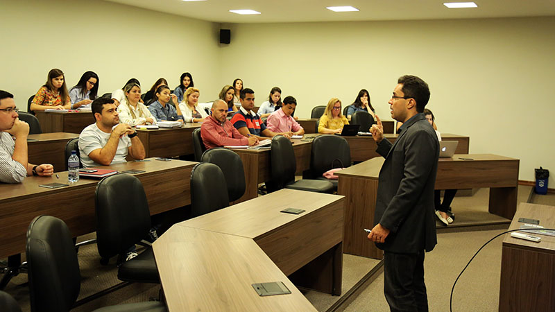 O candidato aprovado ingressará no Nível III da Classe de Assistente, no regime 40 horas semanais de trabalho (distribuídas entre o PPGA e a Graduação) (Foto: Ares Soares/Unifor)