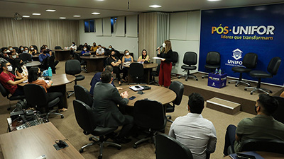 O plantão acontece por meio do Google Meet (Foto: Ares Soares)