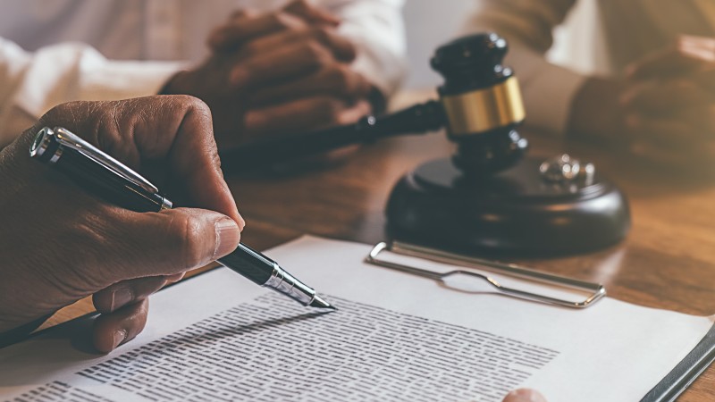 Edital tem como objetivo apoiar a publicação científica de produtos bibliográficos de autoria dos egressos e permitir a ampla circulação desses produtos com vínculo institucional (Foto: Getty Images)
