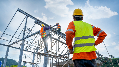 Especialista pode atuar em áreas como construção, indústria química, energias renováveis e consultoria (Foto: Getty Images)