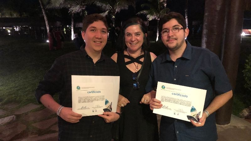 Yvens, a professora Maria Andreia Formico Rodrigue, e Ygor no encontro em Natal. (Foto: Arquivo Pessoal)