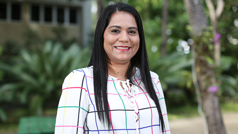 Velma Dias, aluna graduada e mestre  em Tecnologia e Inovação em Enfermagem pela Universidade de Fortaleza. Foto: Ares Soares.