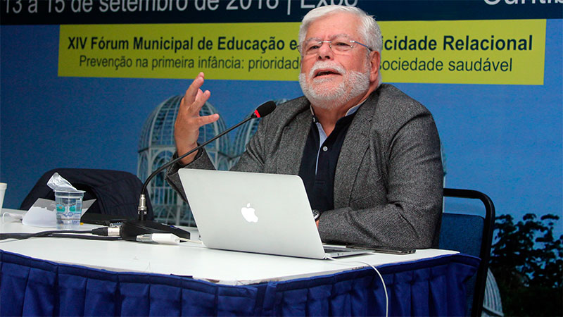 O professor Vitor da Fonseca, psicomotricista e pedagogo, formado pela Organização Internacional de Psicomotricidade, em Paris (Foto: III Congresso Internacional de Psicomotricidade Relacional)