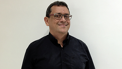 José Guedes, Artista plástico responsável pela marca da Doe de Coração em 2018. Foto: Arquivo pessoal.