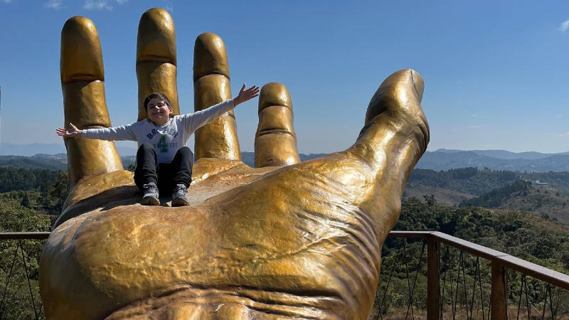 Vinícius enfrenta um câncer raro e aguarda a chance de um transplante de medula óssea. Campanha Doe de Coração mobiliza a sociedade para ampliar o número de doadores cadastrados (Foto: Arquivo pessoal)