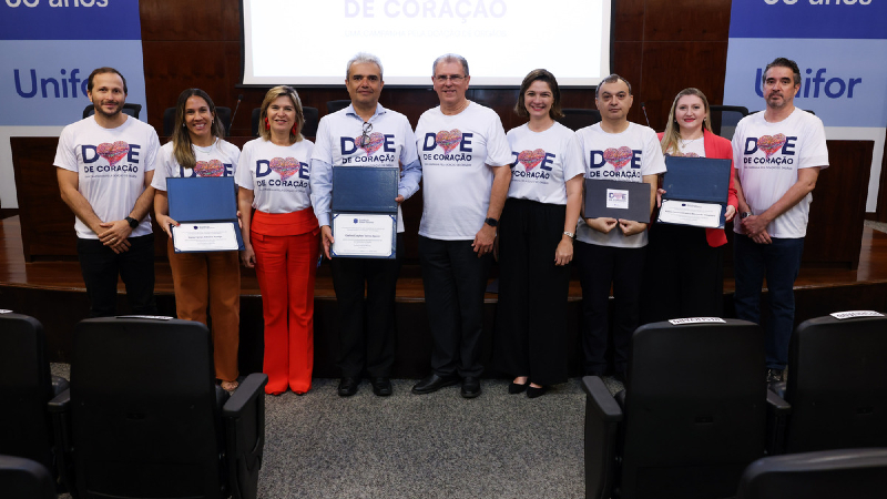 Profissionais de destaque na área de doação de órgãos foram homenageados durante a ocasião (Foto: Ares Soares)