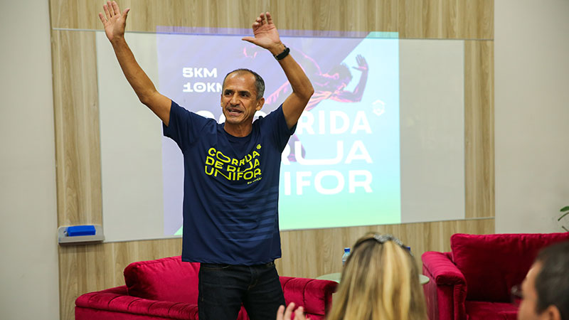 O lançamento contou com a presença do ex-maratonista Vanderlei Cordeiro de Lima, medalha de bronze nas Olimpíadas de Atenas (Foto: Bruno Bressam)
