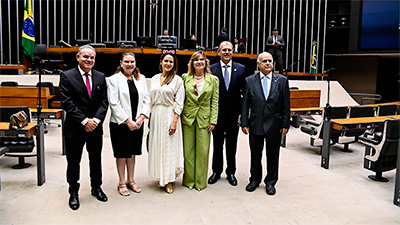 A indicação de homenagem foi da deputada eleita pelo Ceará e egressa da Unifor, Fernanda Pessoa (Foto: Foto: Molina Neto)